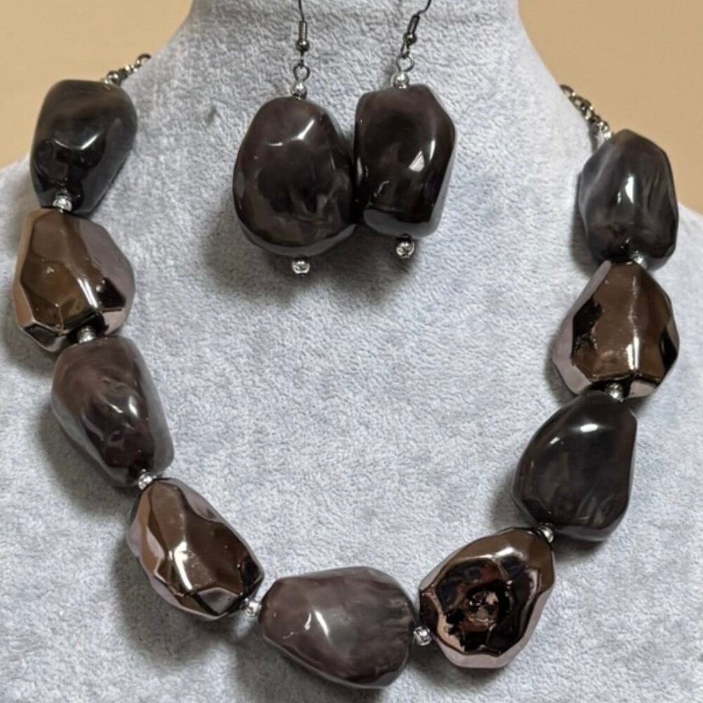 Grey And Silver Uneven Shape Lucite Bead Necklace earring set